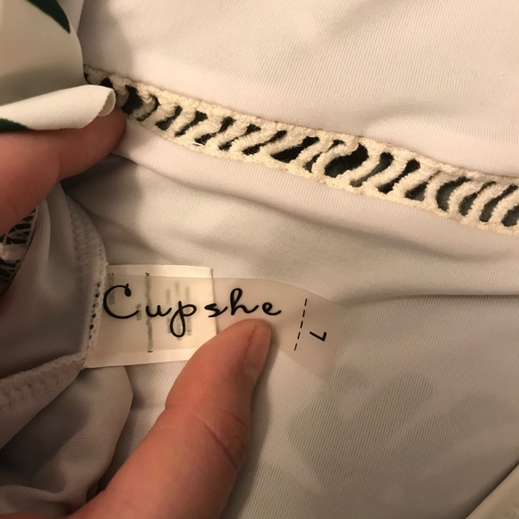 Cupshe one piece size large - Picture 4 of 4